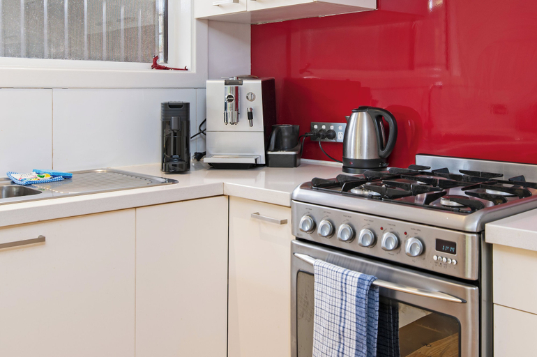 Private kitchen 5, Home among the Gum Trees - free wine, Adelaide