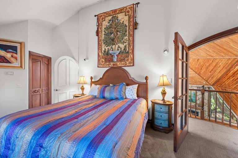 Room 5, The Dome, San Bernardino