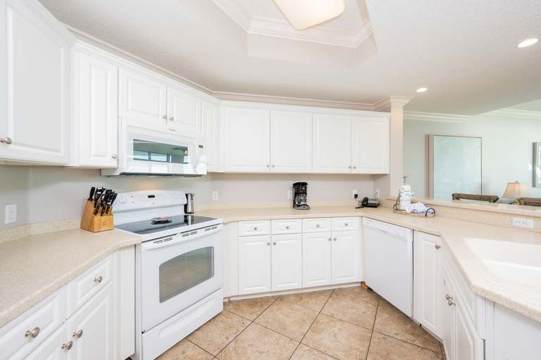 Private kitchen 4, Phoenix West 302 3 Bedroom Condo, Baldwin