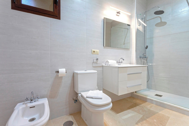 Bathroom, Genteel Home Arfe Terrace, Sevilla