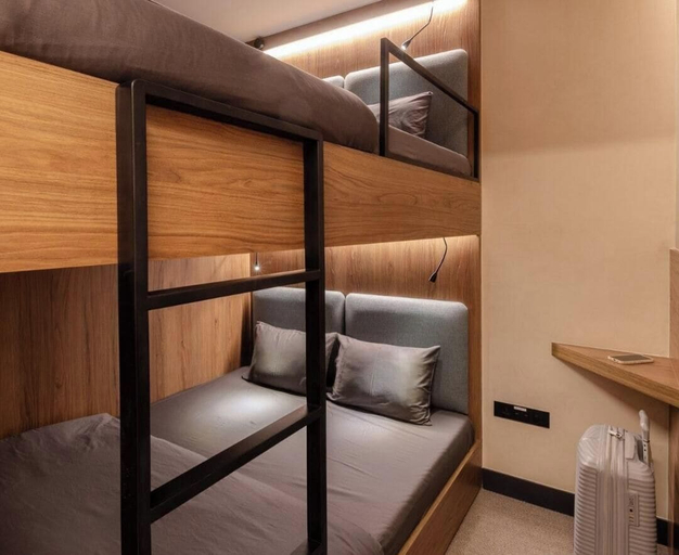 Bedroom 3, Sleepover - Lima Airport, the only in-terminal sleep pods, Callao