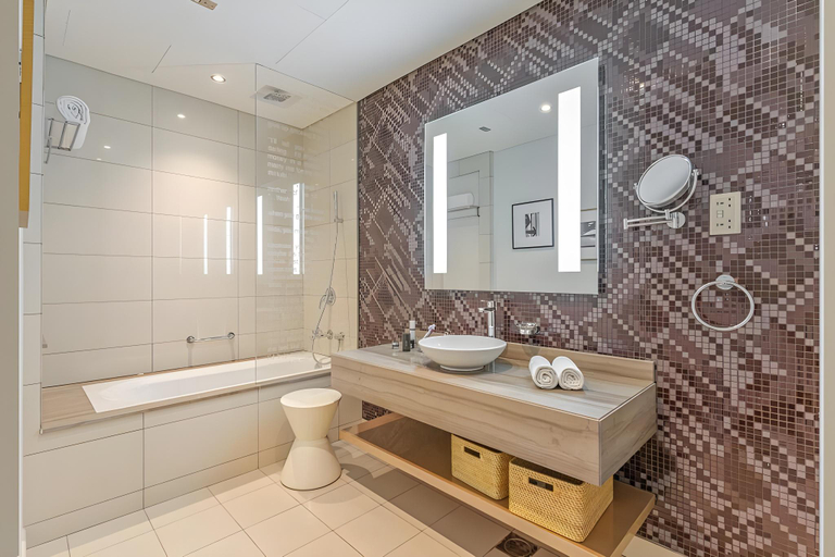 Bathroom 4, Luxury 1BR at DAMAC Paramount Towers | Burj Khalifa Views | Free Valet, Dubai