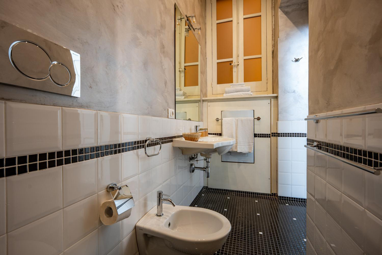 Bathroom 5, Al Bastione di Cagliari, Cagliari