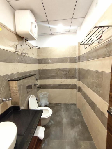 Bathroom 3, hotel PS Residency, Dehradun