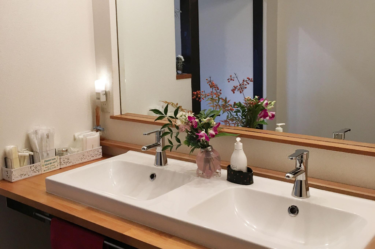 Bathroom 3, Bamboo Village Guest House, Naoshima