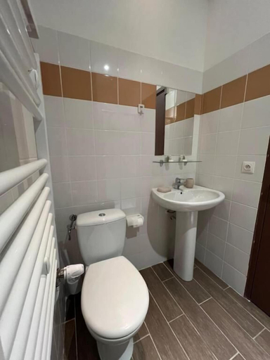 Bathroom 5, Auberge Lou Poumié, Alpes-Maritimes