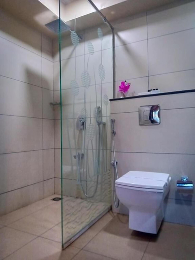 Bathroom 5, Casa In Luxury Suites, Thiruvananthapuram