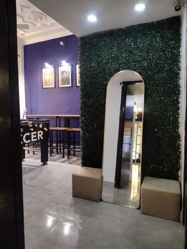 Shared lounge/TV area 5, Bed N Banter, Lucknow