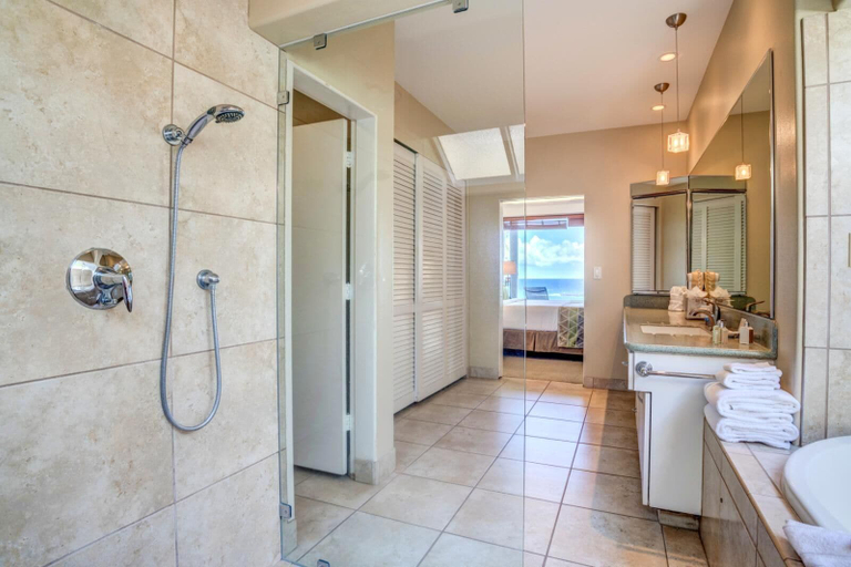 Bathroom 4, Kapalua Bay Villas Resort by KBM, Maui