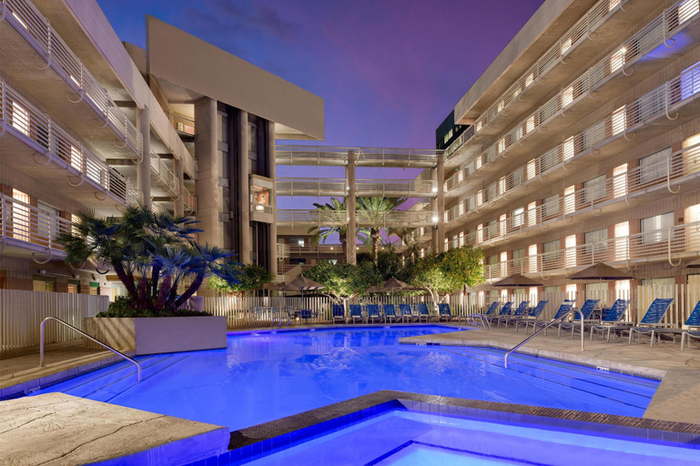Sport & Beauty 2, DoubleTree Suites by Hilton Phoenix, Maricopa