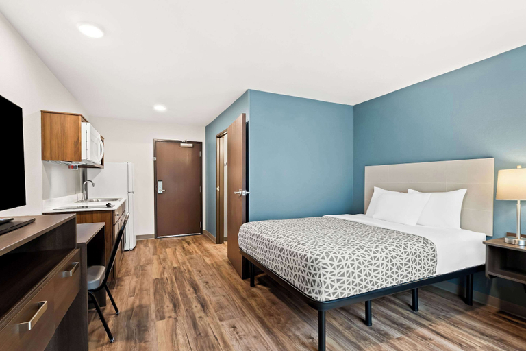 Bedroom 3, Woodspring Suites Denver Commerce City, Adams