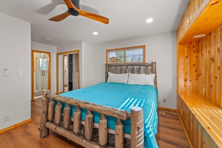 Room 4, Log Cabin Dream, San Bernardino
