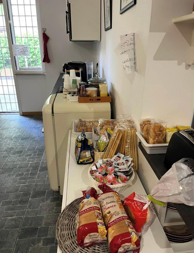 Food & Drinks 5, La piazzetta delle regine, Roma