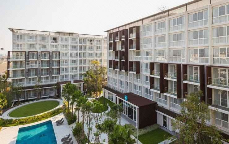Exterior & Views