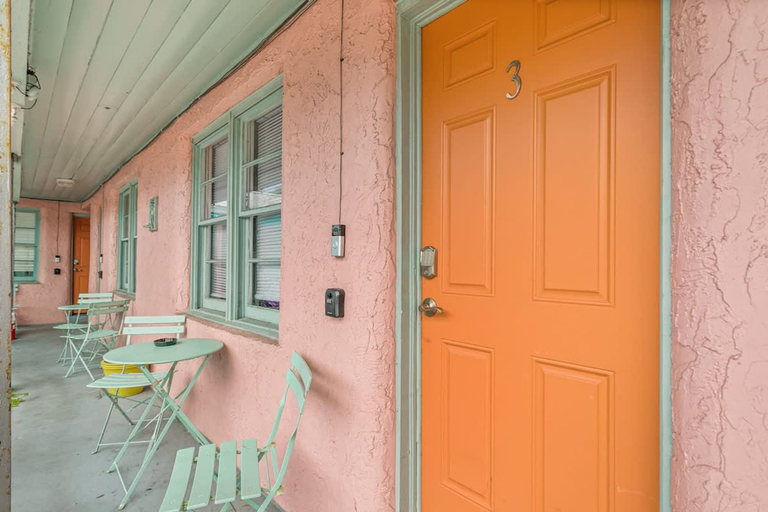 Room 5, Retro Retreat-1950s Motel in St Augustine, Saint Johns