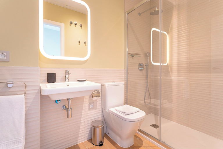 Bathroom, Marvelous Penthouse With 3 Terraces in Triana. Castilla III, Sevilla