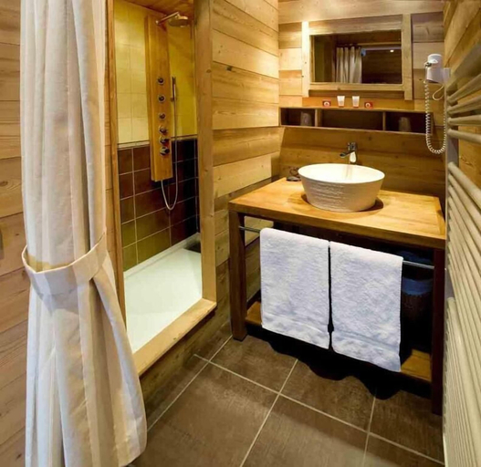 Bathroom 5, Hotel Chalet Alpage, Haute-Savoie