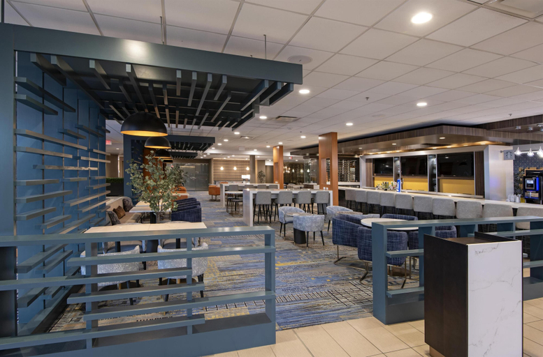Food & Drinks 4, DoubleTree by Hilton Hotel West Edmonton, Division No. 11