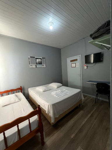 Bedroom 4, Hotel Imperial, Toledo