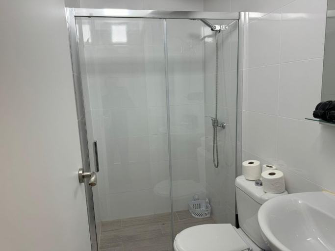 Bathroom 2, Orange Apartments, Alicante