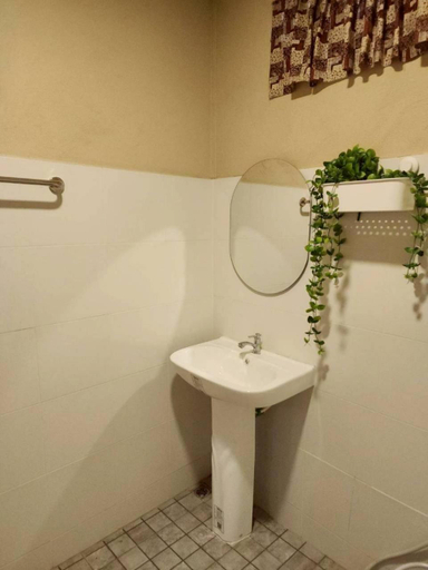 Bathroom 2, กมุทมาศ สวรรคโลก, Sawankhalok