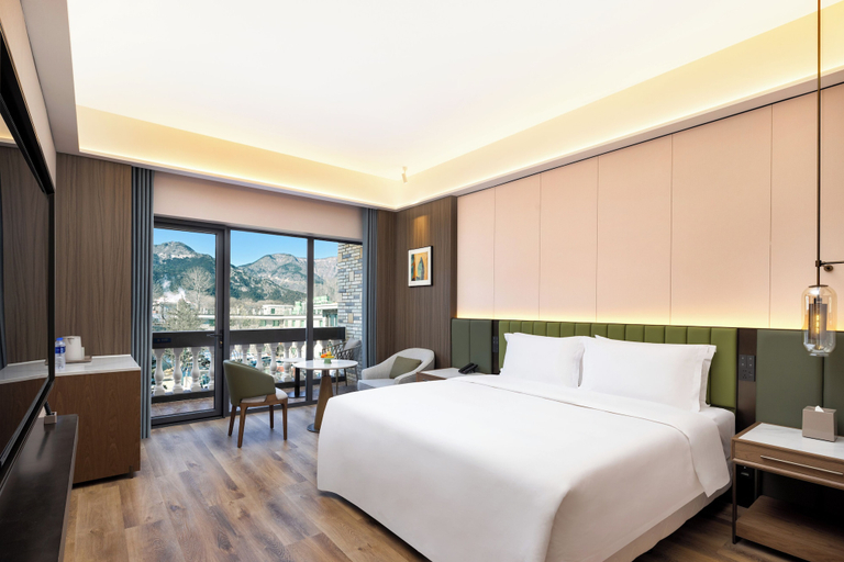 Room 5, Fragrant Hill Empark Hotel, Beijing