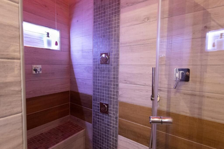 Bathroom 4, Antica Piacenza, Piacenza