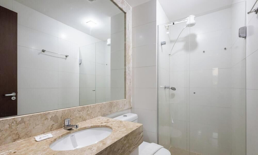 Bathroom, Apto in Cond. w/ Pool in Asa Norte Tsb20301, Brasília