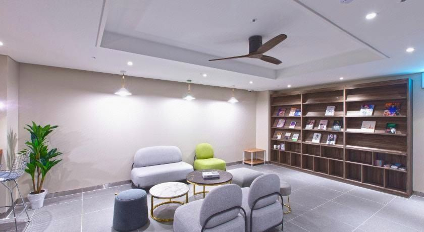 Others 4, Brosis Hotel, Jung
