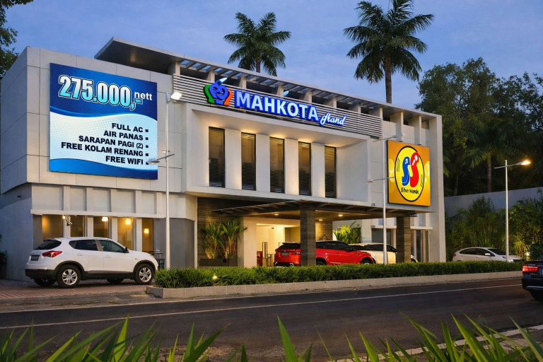 Exterior & Views 4, Mahkota Hotel, Banyuwangi
