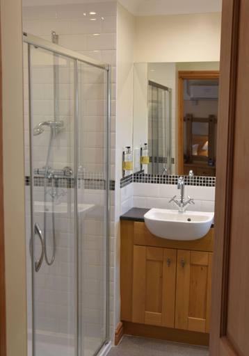Bathroom 4, Crossways Inn, Somerset