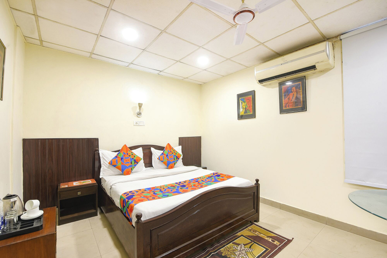 Room 5, Fabhotel Guru Kripa Residency, Gurgaon