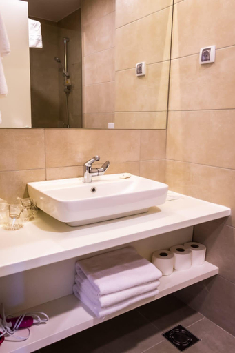 Bathroom 4, Hotel Verde