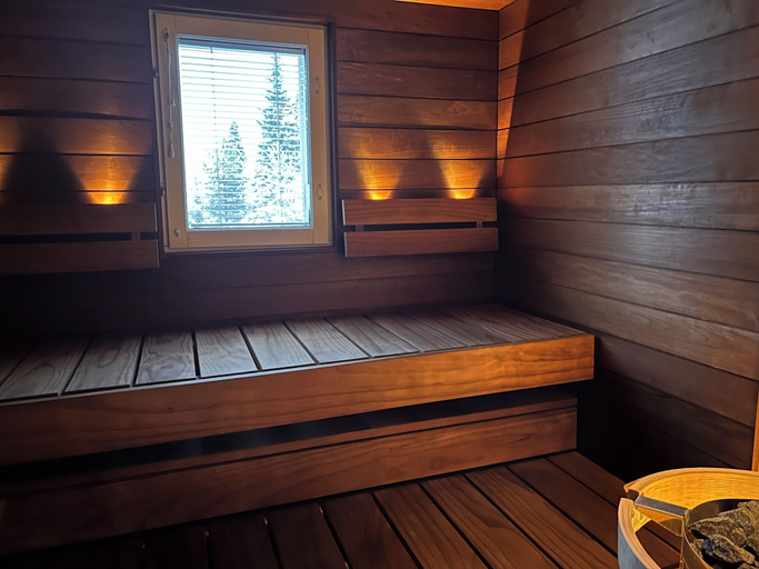 Bathroom 5, Vuokatin Aatelin Valtikka, Kainuu