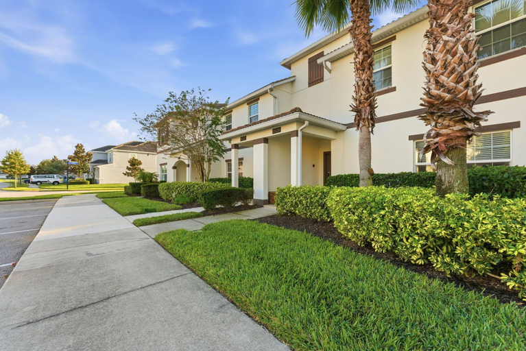 Exterior & Views 1, Relaxing 4BR Villa With Pool in Champions Gate, Osceola