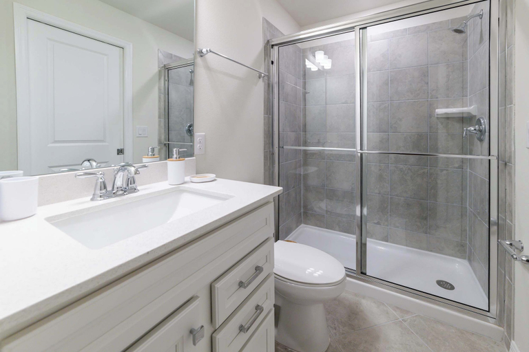 Bathroom 1, Funtastic Themed 5BR Home, Pool & Game Room, Lake