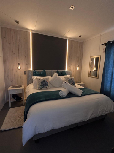 Bedroom 3, TimeOut 1, West Coast