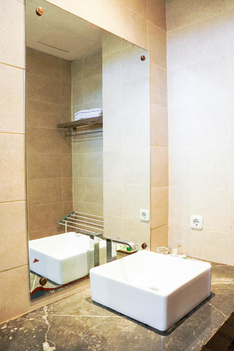 bathroom 18