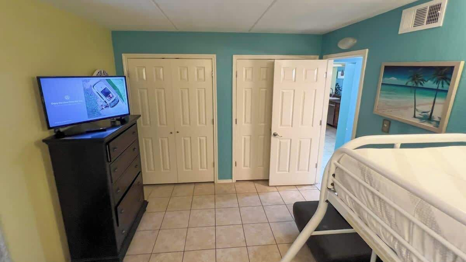 Room 3, Island Condo - 1st Floor - Pool - Patio, Cameron
