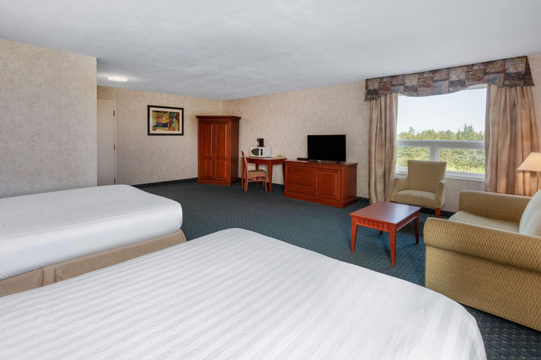 Bedroom 3, Travelodge by Wyndham Amherst, Cumberland