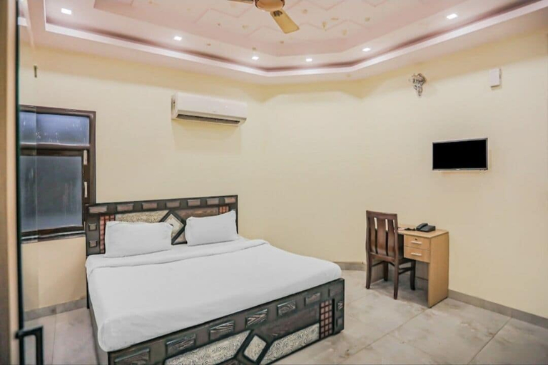 Room 3, Raj Residency Govindpuri, Delhi