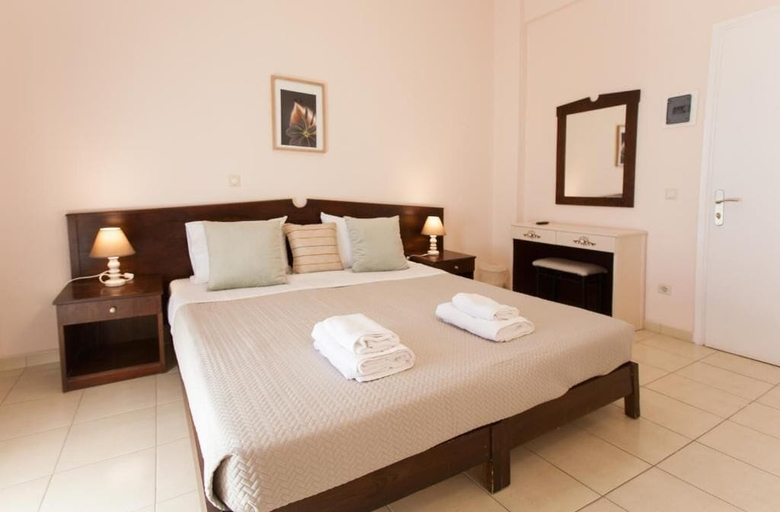 Bedroom 2, Hotel Thetis, Peloponnese