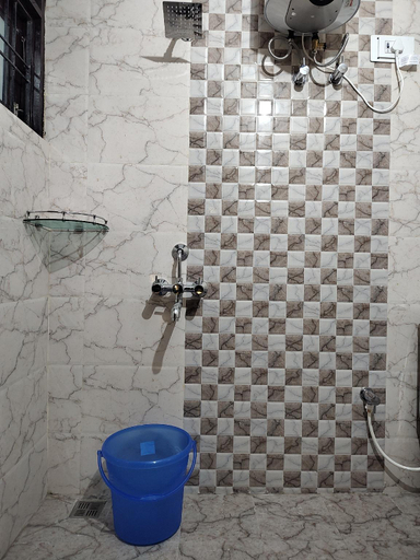 Bathroom 4, Bed N Banter, Lucknow