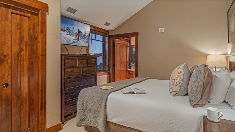Bedroom 2, Crystal Peak Lodge #7504 Celestite Retreat, Summit