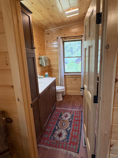 Bathroom 2, Mt. Lemmon Lodge, Pima