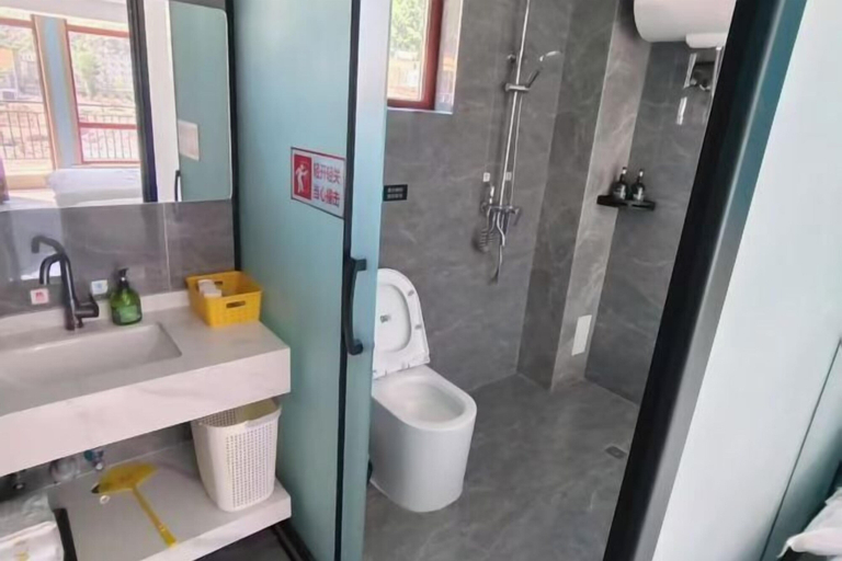 Bathroom, Tiegemen Express Hotel, Baoding
