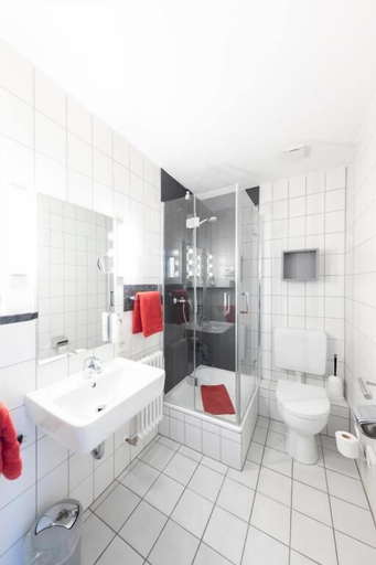 Bathroom 3, Hotel Reichshof, Unna