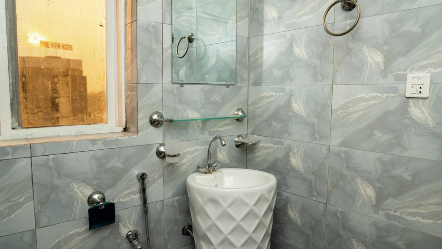Bathroom, Peace Continental Hotel, Rawalpindi