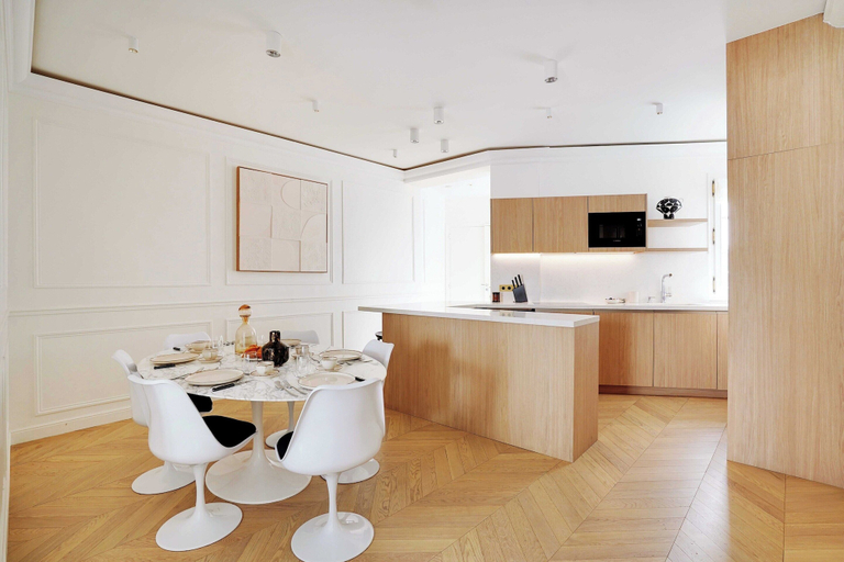 Dining 3, Elegant A/C Apt 2br/6p - Paris 17th/monceau, Paris