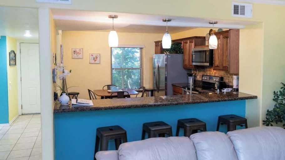 Interior 4, Island Condo - 1st Floor - Pool - Patio, Cameron
